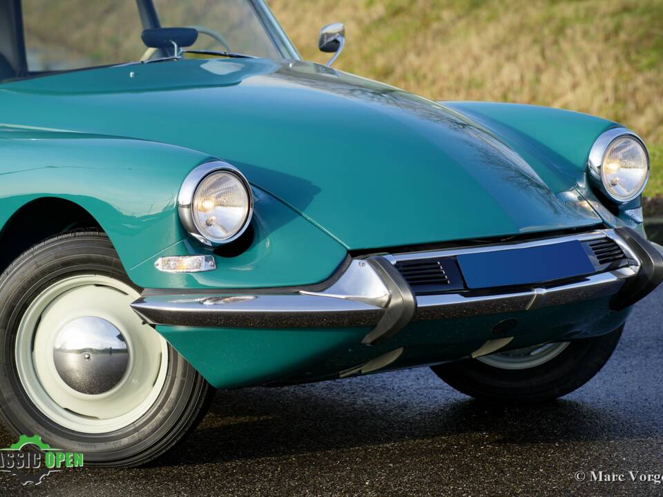 Image 21/41 of Citroën ID 19 (1964)