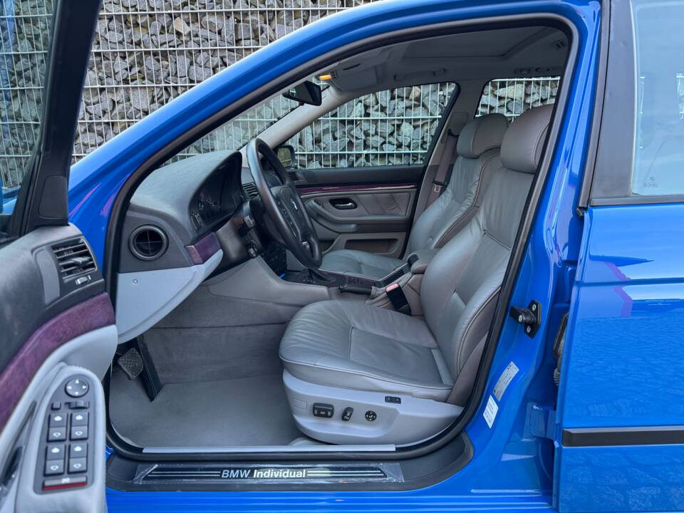 Image 23/100 of BMW 540i Touring (1998)