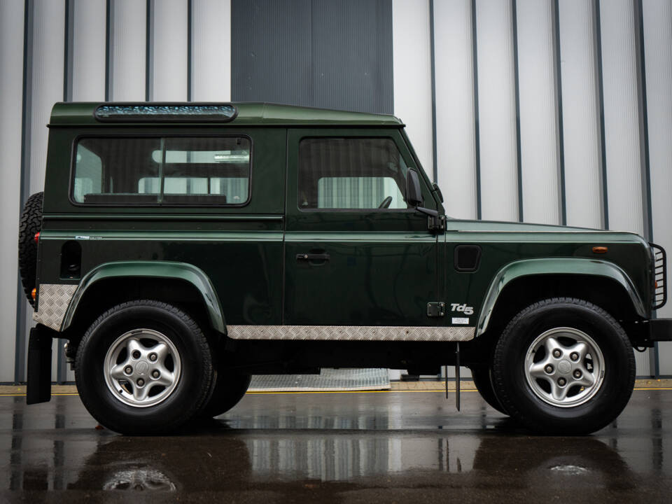 Image 5/90 of Land Rover Defender 90 Td5 (1999)