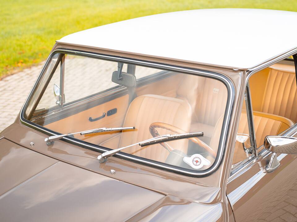 Immagine 13/36 di Innocenti Mini 1001 Export (1972)