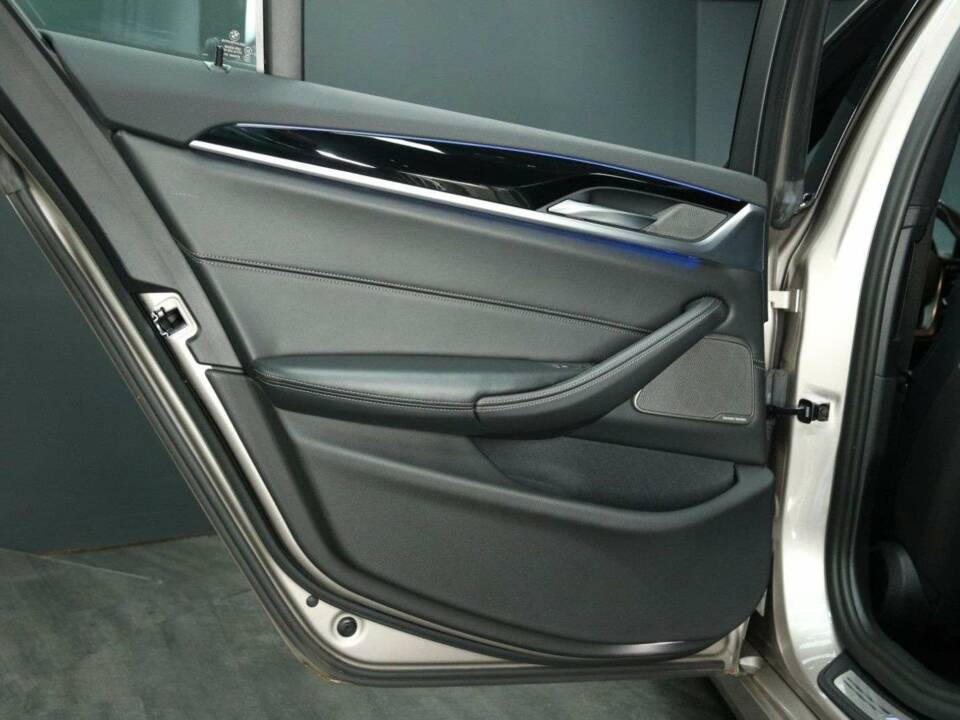 Image 24/50 of ALPINA B5 Biturbo AWD (2017)