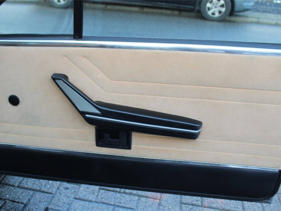 Image 6/21 of Alfa Romeo GTV 2.0 (1982)