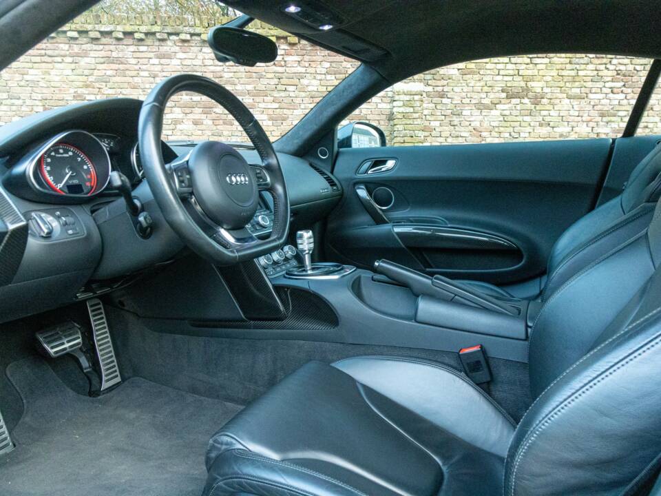 Image 16/50 de Audi R8 V10 (2011)
