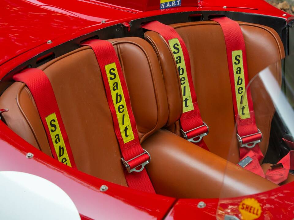 Image 14/17 of Ferrari 250 GT (1963)