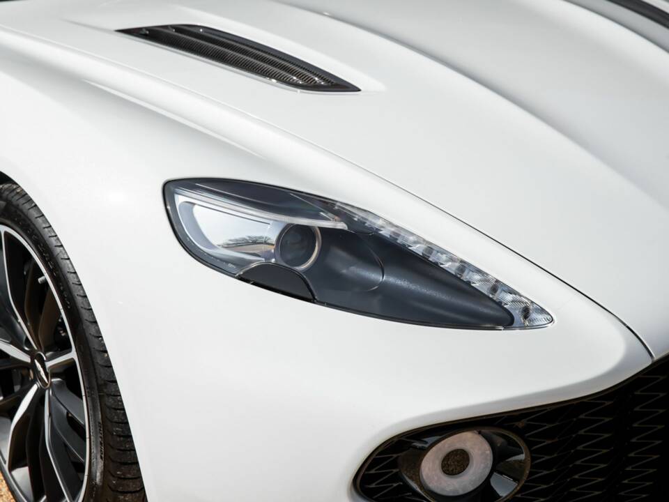 Image 20/50 of Aston Martin Vanquish Zagato (2017)