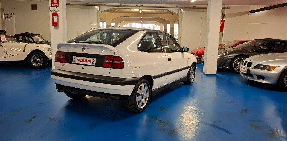 Image 21/49 of Lancia DELTA HPE 2.0 16V TURBO 3 (1997)
