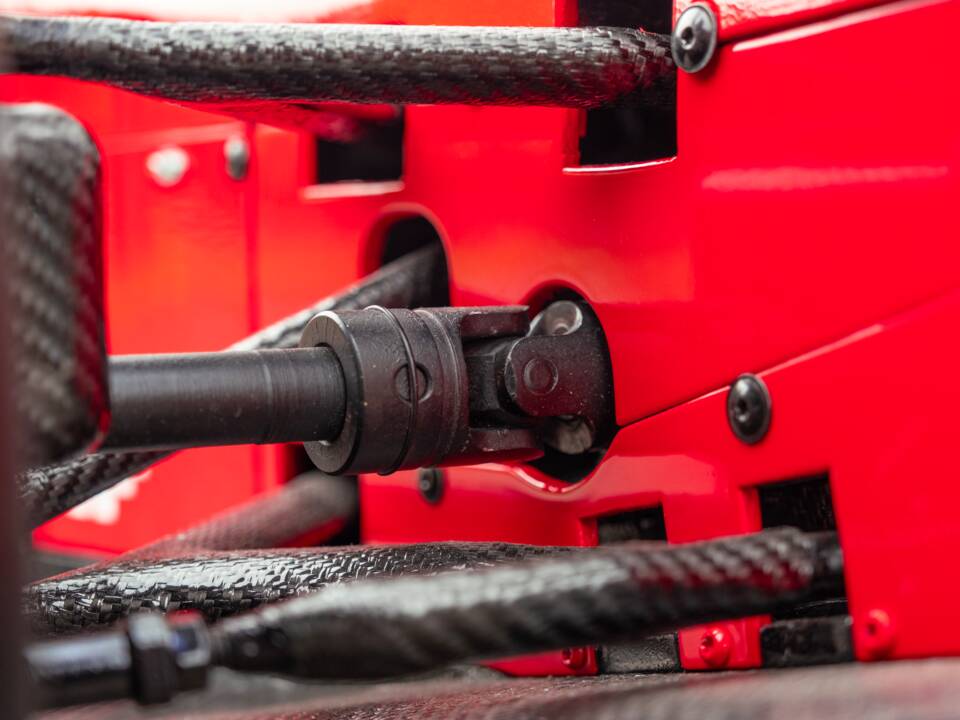 Image 21/85 of Ferrari 641 (1990)