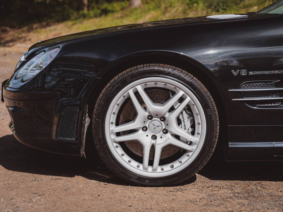Afbeelding 10/29 van Mercedes-Benz SL 55 AMG (2004)