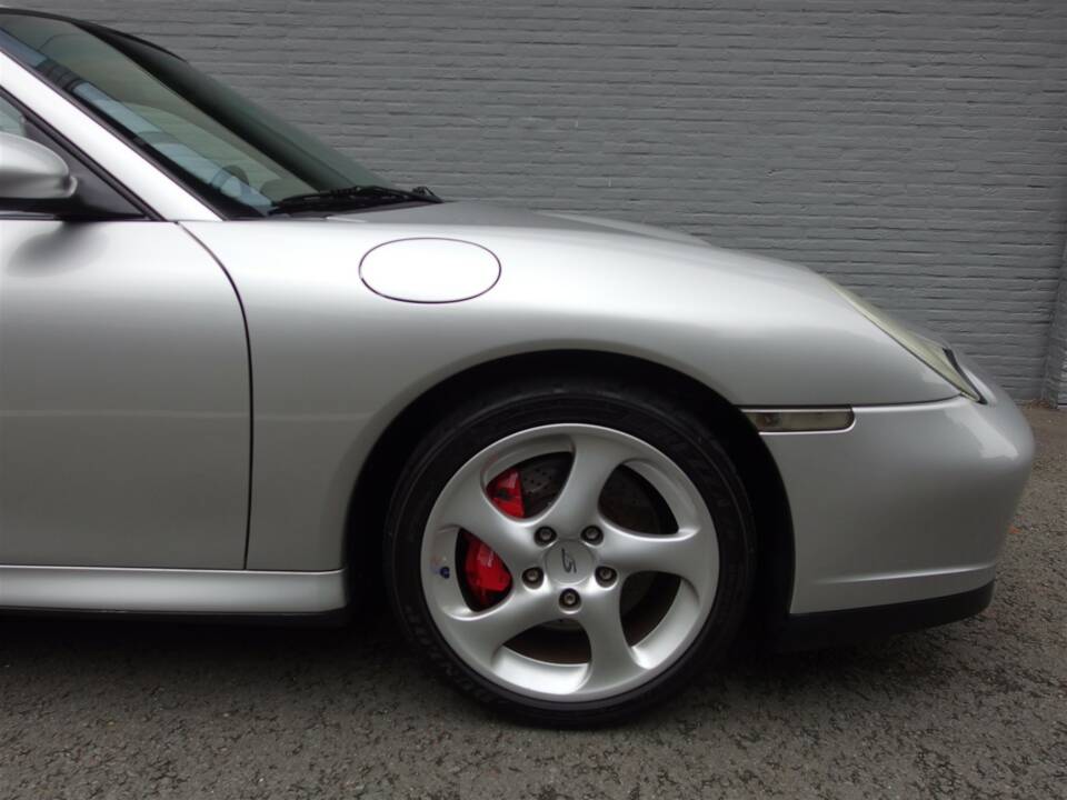 Bild 35/100 von Porsche 911 Carrera 4S (2002)