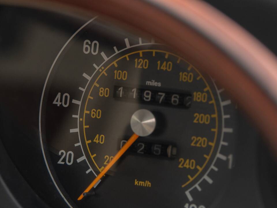 Bild 22/50 von Mercedes-Benz 350 SL (1979)