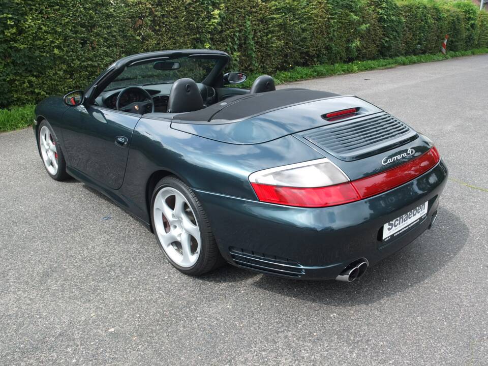 Bild 49/73 von Porsche 911 Carrera 4S (2004)