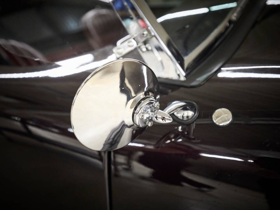 Image 71/73 of AC Cobra Replica (2005)