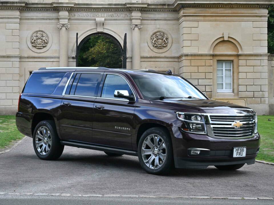 Image 29/50 of Chevrolet Suburban (2017)