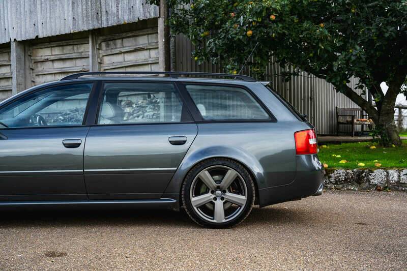 Image 34/50 of Audi RS6 Avant (2003)