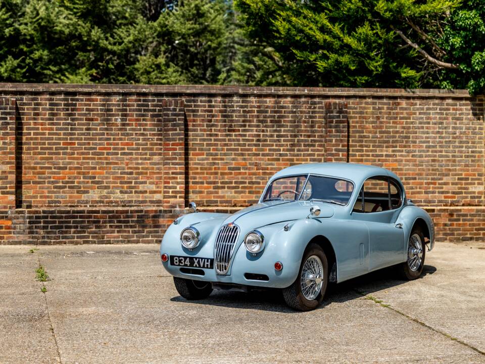 Image 37/50 of Jaguar XK 140 FHC (1955)