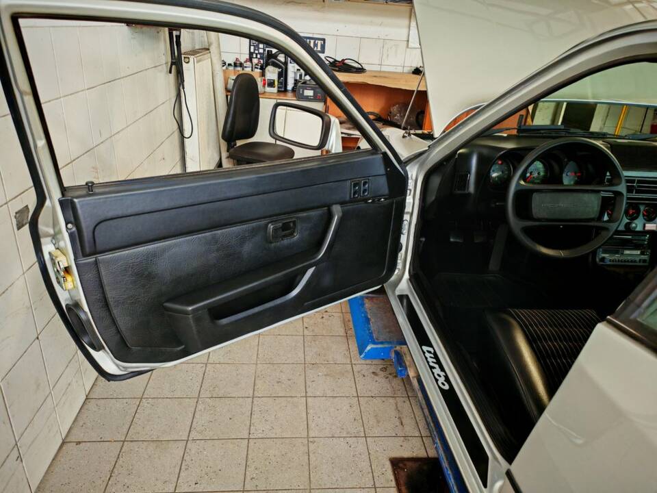 Bild 7/8 von Porsche 924 Turbo (1980)