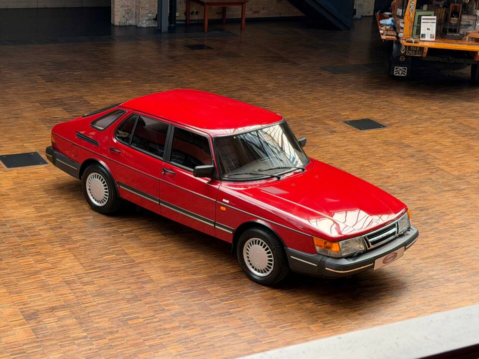 Image 6/42 of Saab 900 2.0i 16V (1991)