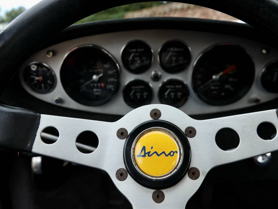 Immagine 23/50 di Ferrari Dino 246 GT (1971)