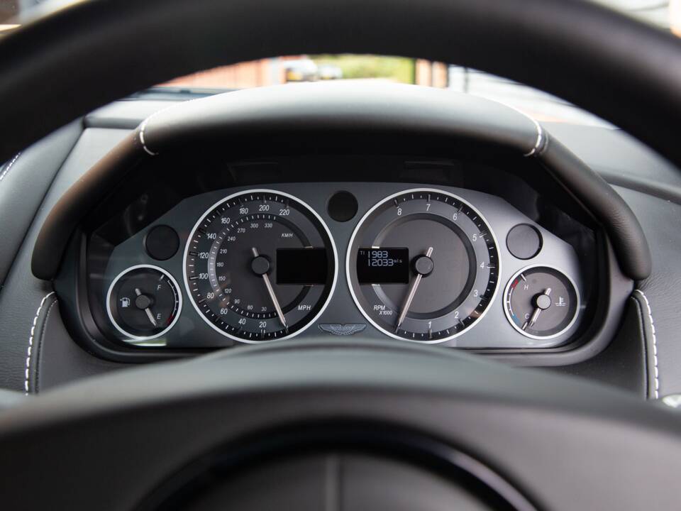 Image 53/94 of Aston Martin DB 9 (2014)