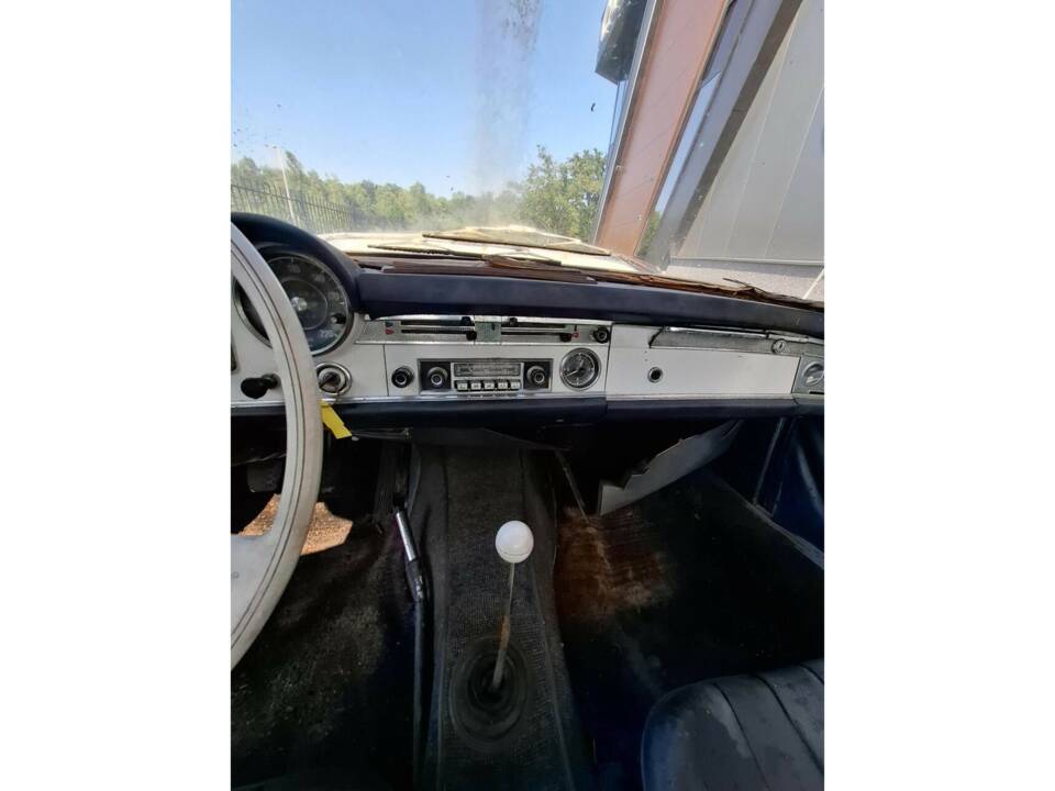 Image 26/50 de Mercedes-Benz 250 SL (1967)