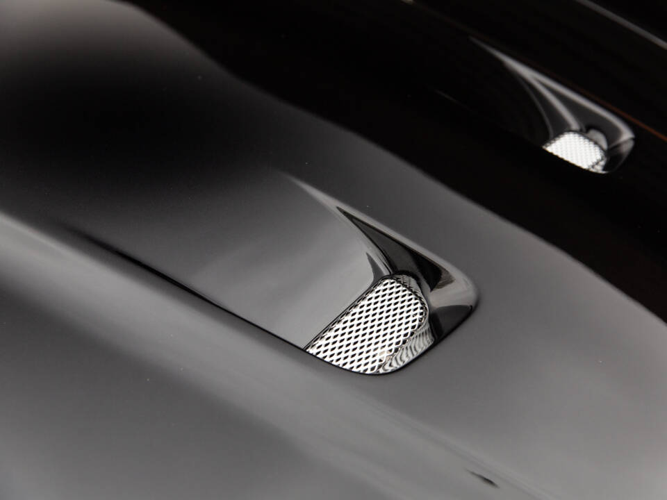 Immagine 80/98 di Aston Martin DBS (2010)