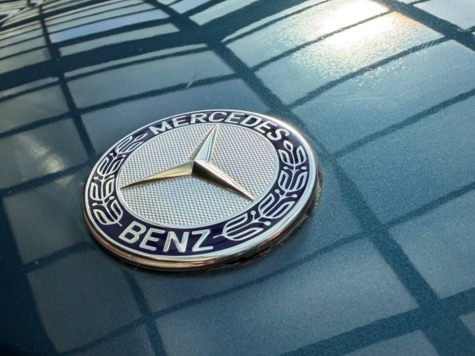 Image 22/88 of Mercedes-Benz 380 SL (1984)