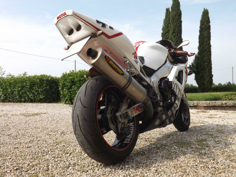 Image 29/50 of Yamaha YZF 1000 R1 (1998)