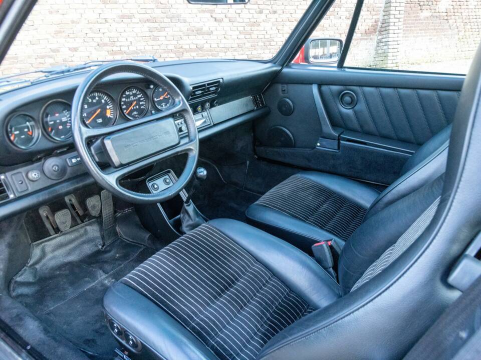 Bild 32/50 von Porsche 911 Carrera 3.2 (1988)