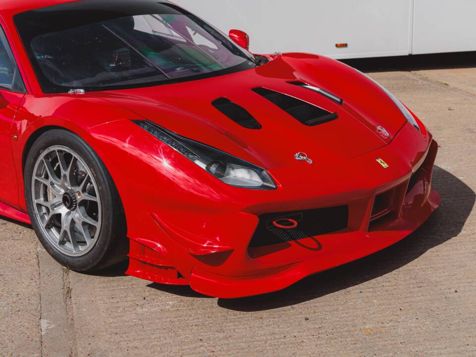 Bild 30/50 von Ferrari 488 Challenge (2017)