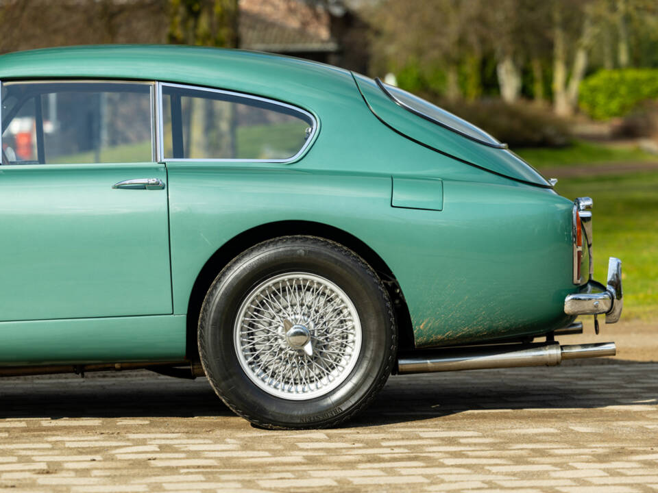 Image 34/50 of Aston Martin DB 2&#x2F;4 Mk III (1958)