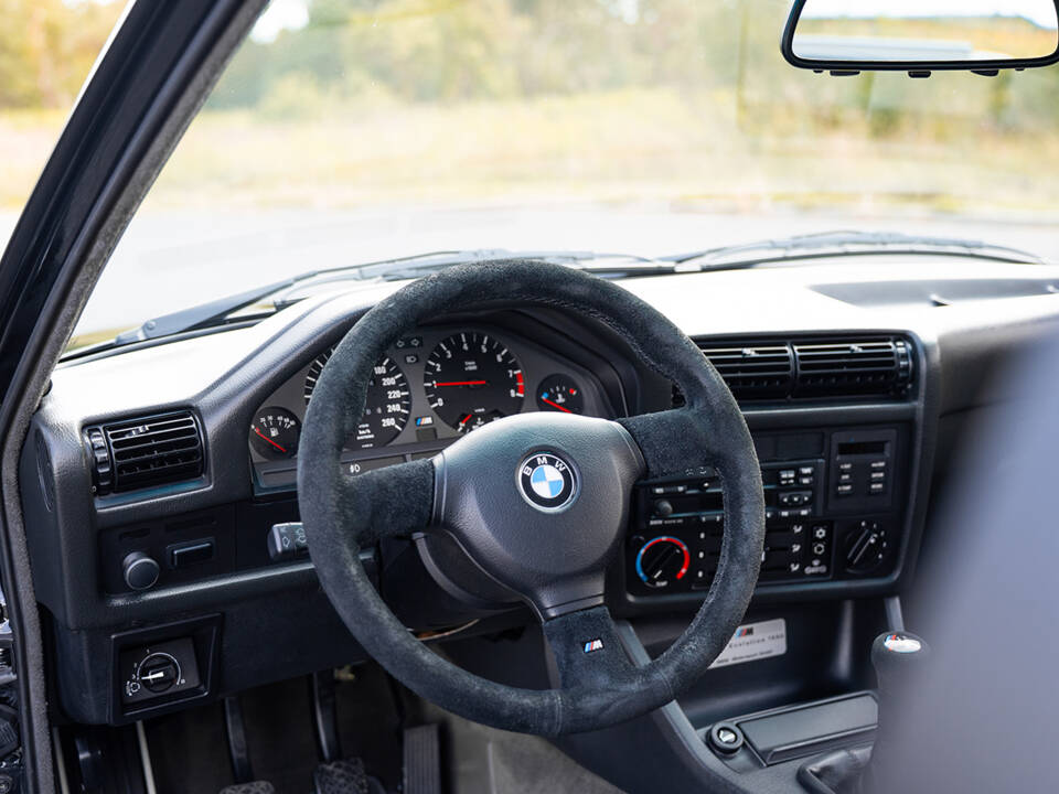 Image 56/91 de BMW M3 Sport Evo (1990)