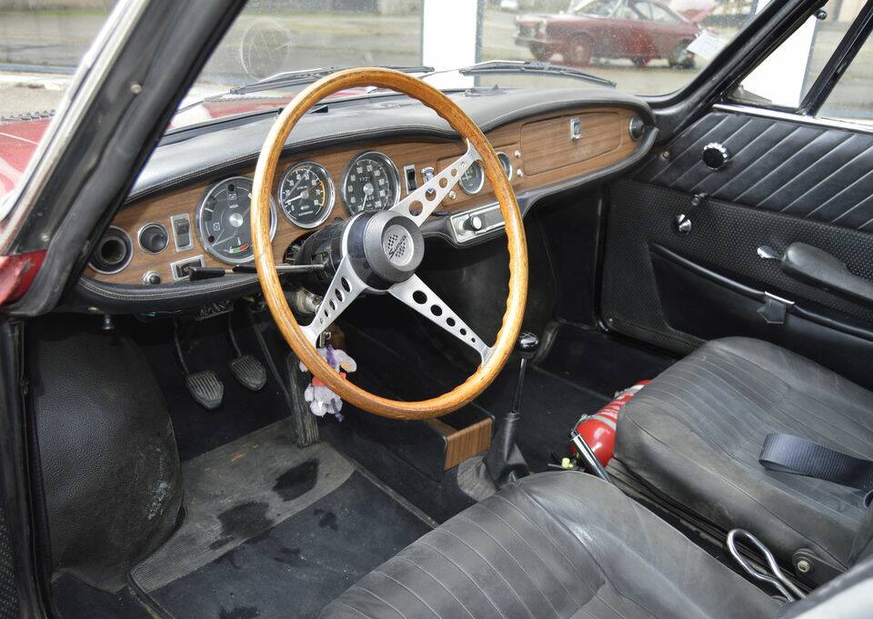 Image 2/8 of SIMCA 1200 S (1969)