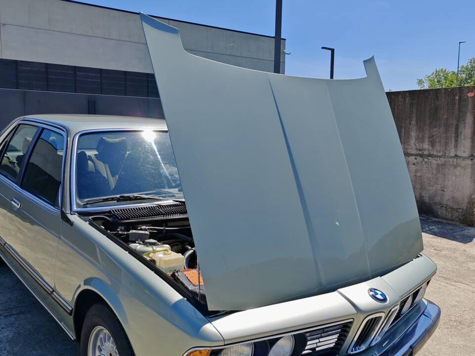 Bild 41/50 von BMW 745i (1982)