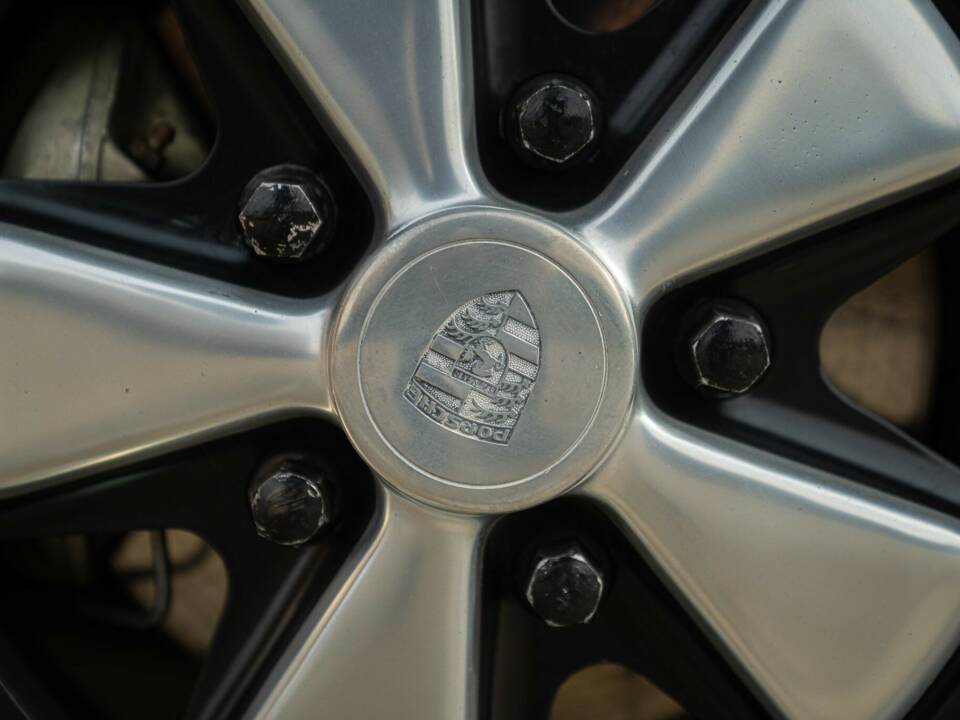 Image 18/50 of Porsche 911 2.4 S &quot;Oilflap&quot; (1972)