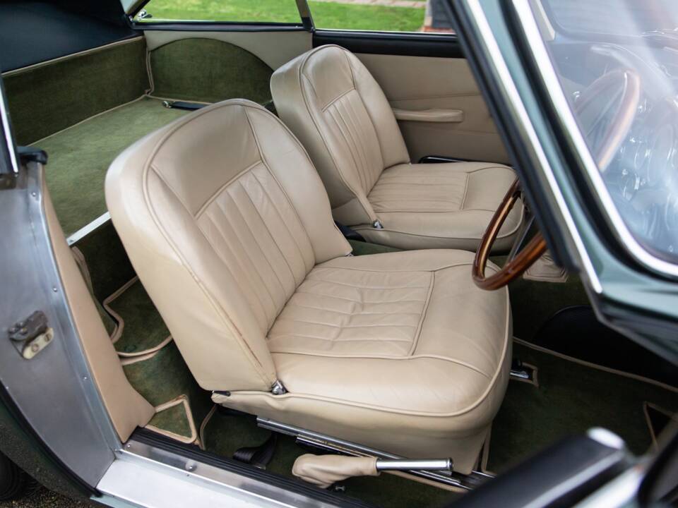 Image 8/42 de Aston Martin DB 4 GT (1959)