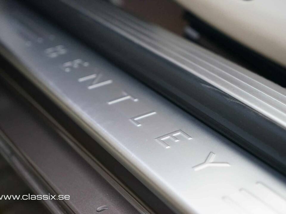 Image 11/28 of Bentley Continental GT V8 (2016)