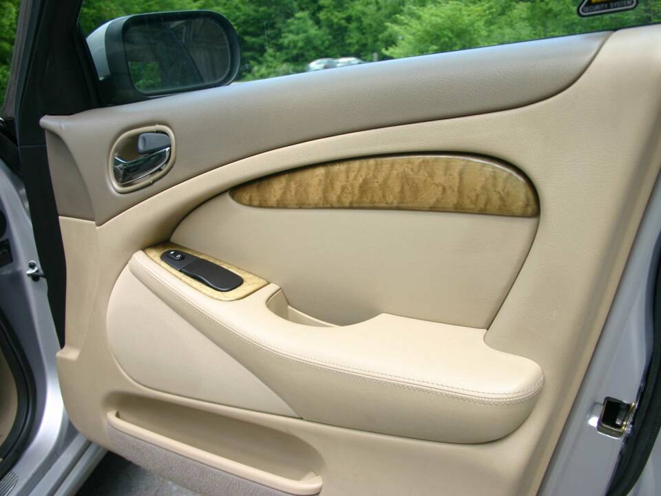 Bild 15/51 von Jaguar S-Type 4.0 V8 (2000)