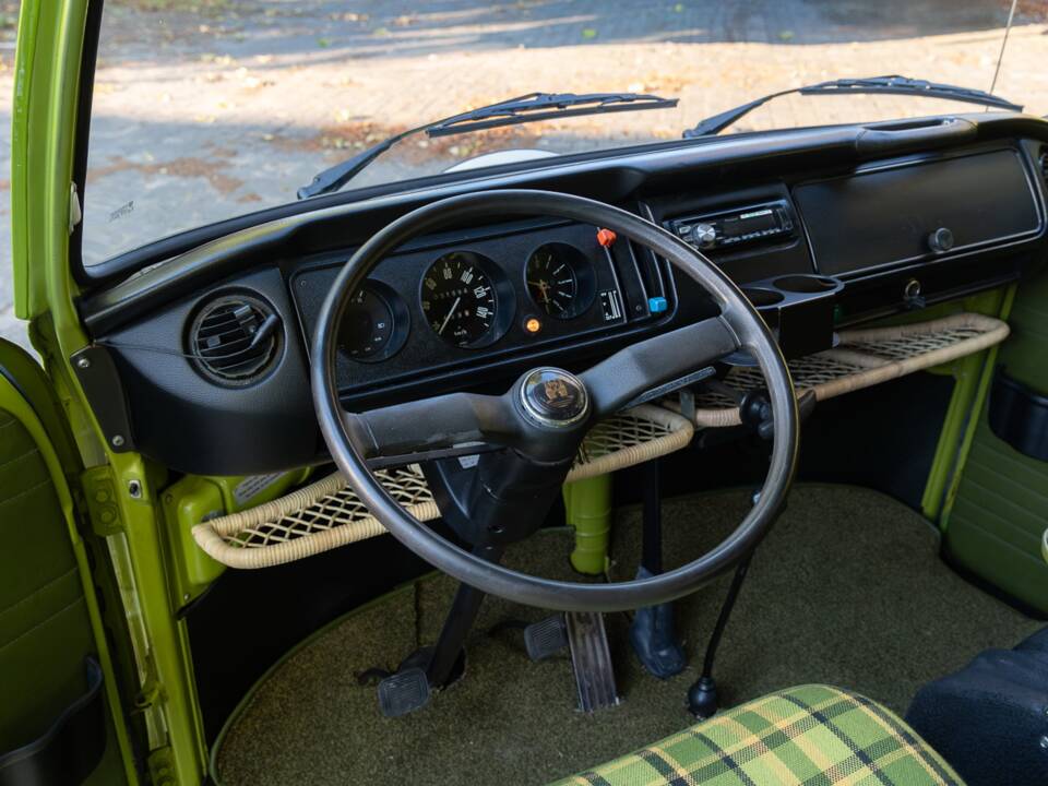 Bild 26/39 von Volkswagen T2b Westfalia (1978)