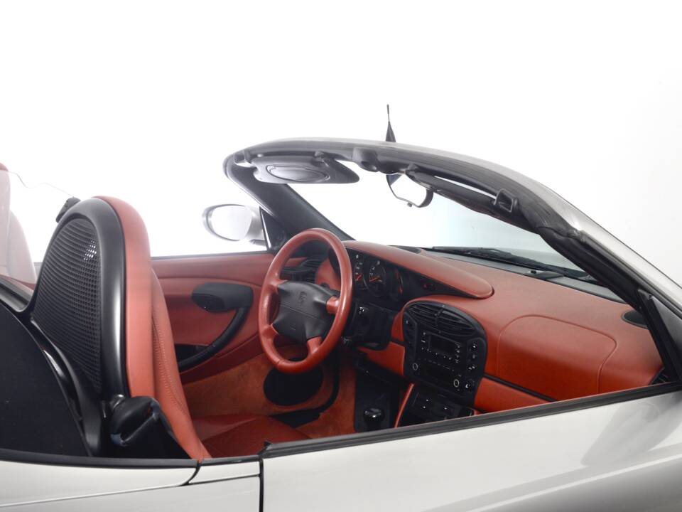 Image 19/30 of Porsche Boxster (1999)