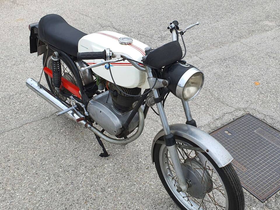 Image 5/18 of MV Agusta DUMMY (1971)