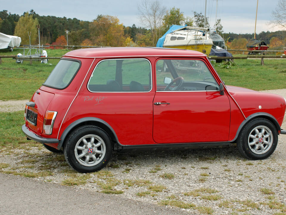 Image 2/38 of Mini 1000 (1987)