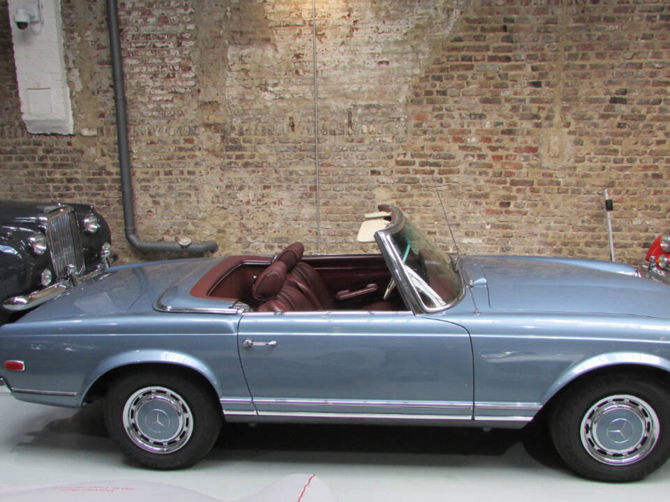 Bild 2/26 von Mercedes-Benz 280 SL (1969)
