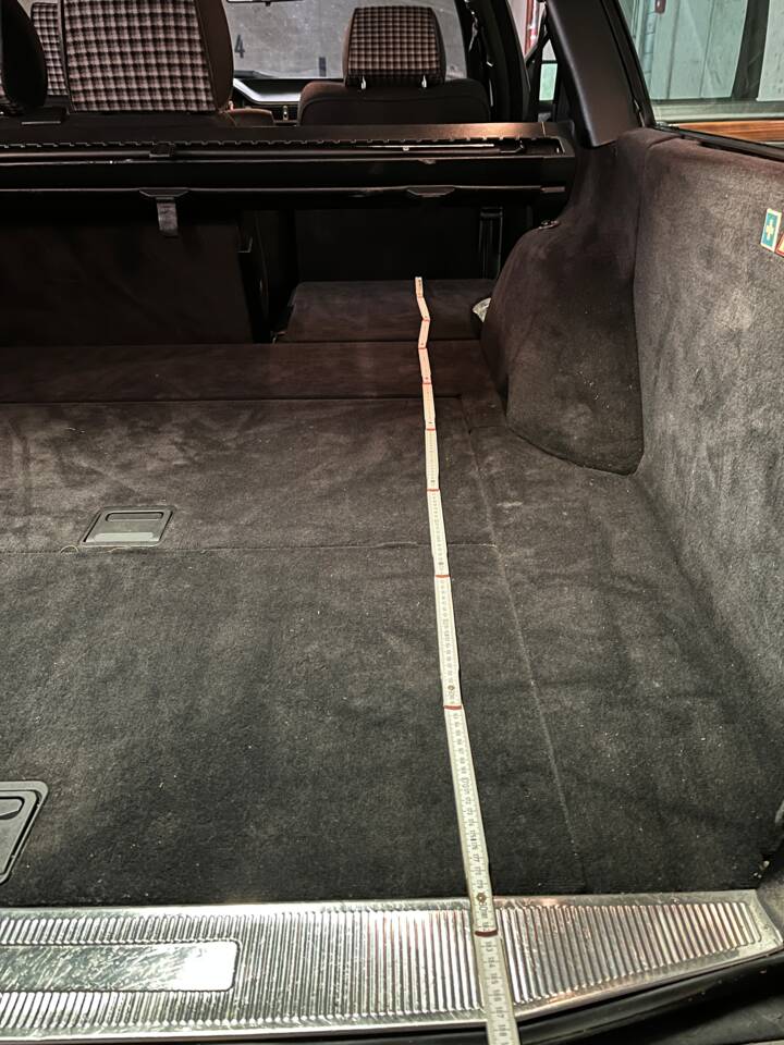 Afbeelding 29/74 van Mercedes-Benz 220 TE (1993)