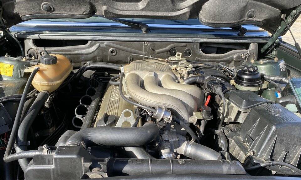 Image 7/7 de BMW 525e (1987)