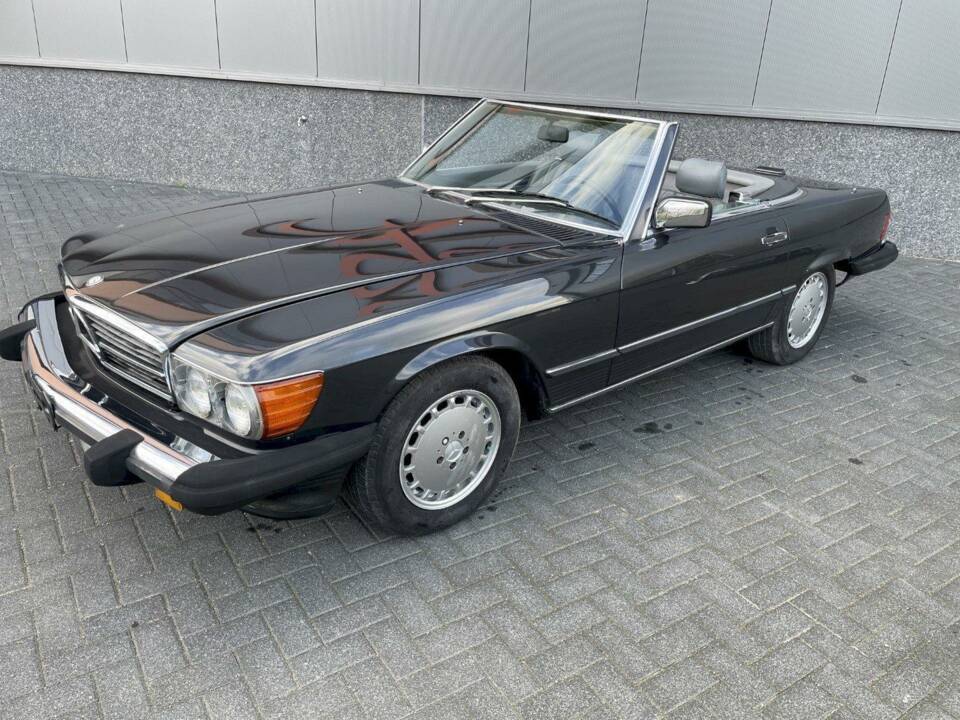 Image 14/36 de Mercedes-Benz 560 SL (1989)