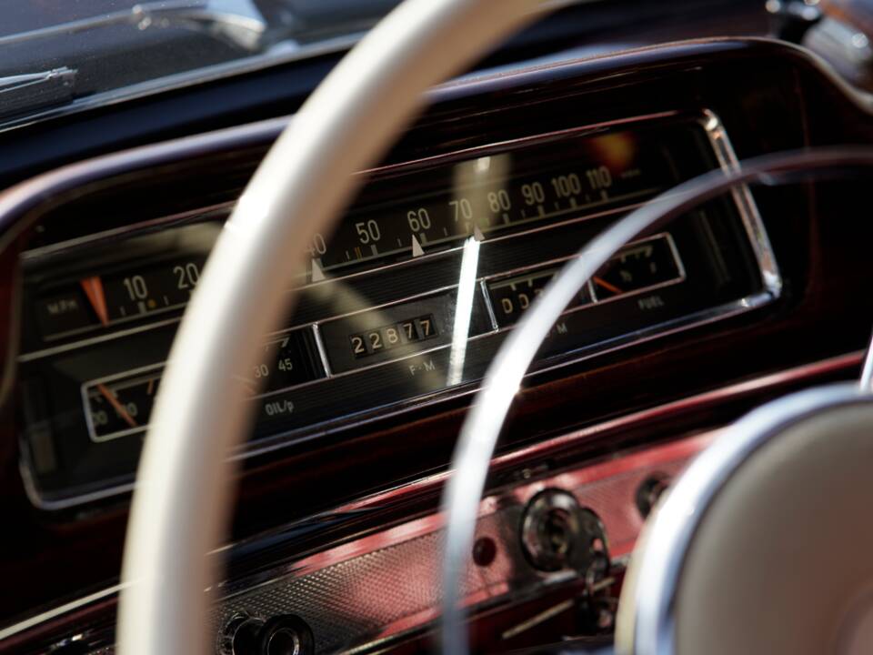 Immagine 26/35 di Mercedes-Benz 220 SE (1960)