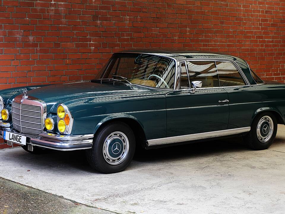 Imagen 3/79 de Mercedes-Benz 280 SE 3,5 (1970)