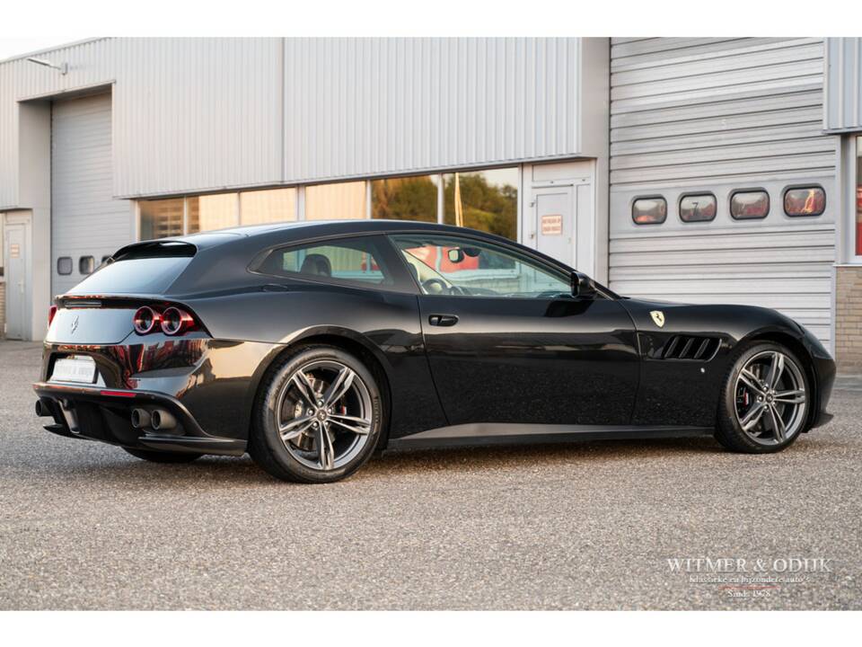 Bild 15/47 von Ferrari GTC4Lusso (2017)