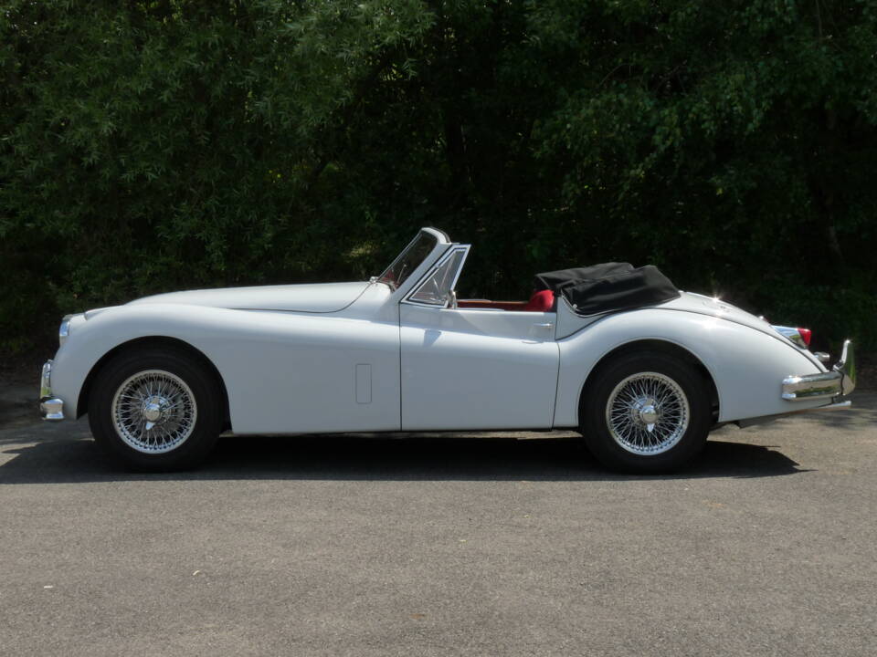 Image 8/22 of Jaguar XK 140 SE DHC (1957)