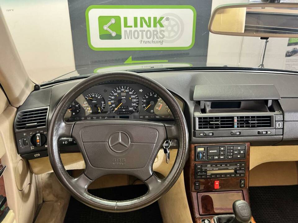Image 12/48 of Mercedes-Benz 300 SL-24 (1992)